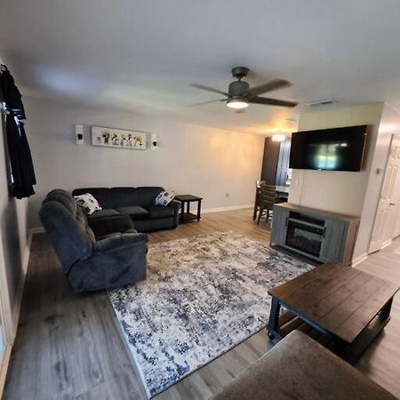 Appartamento Townhouse Of Tranquility Little River Esterno foto